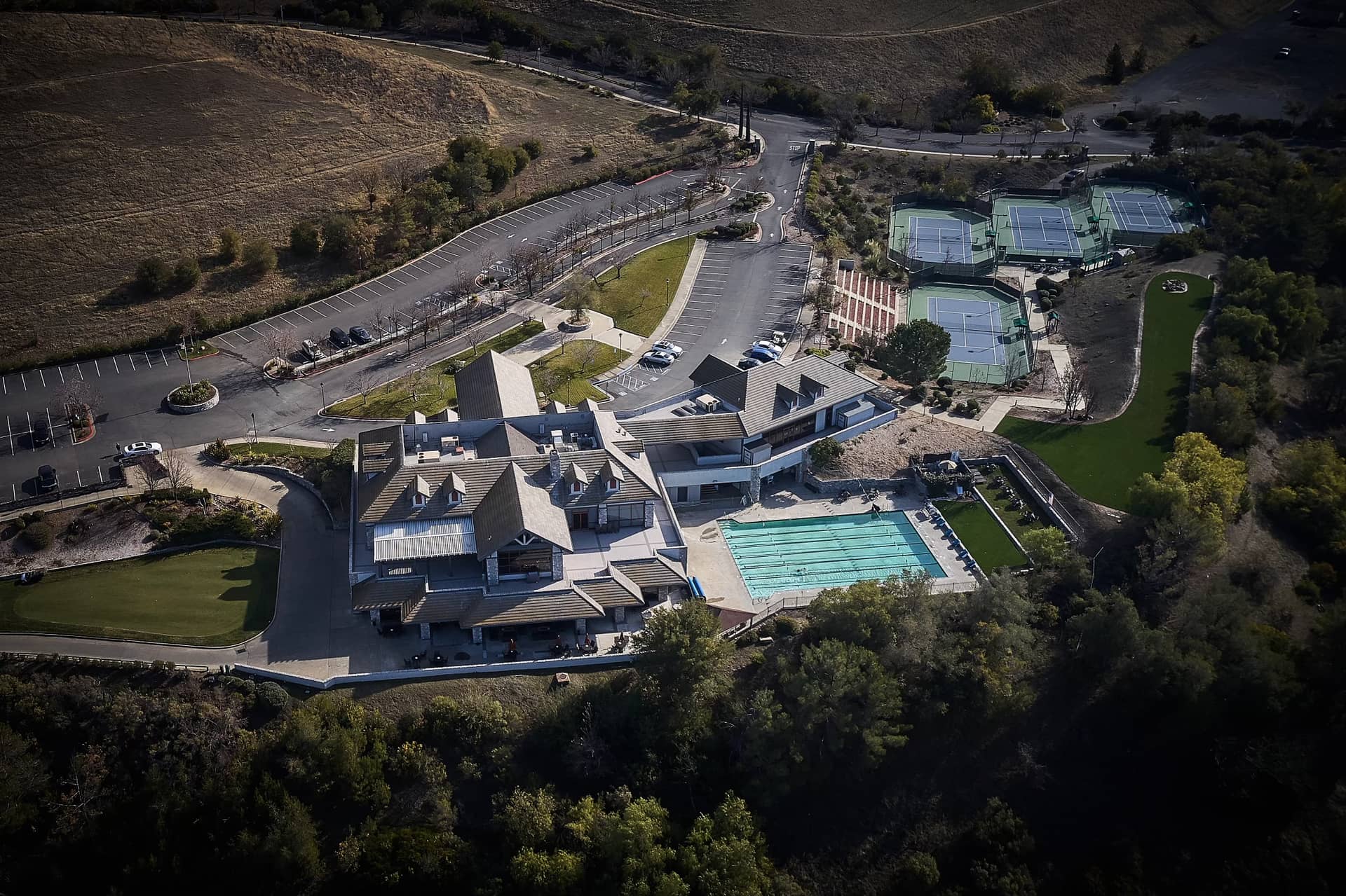 Aerial photo of Oakhurst Country Club set in the foothills of Mount Diablo, Clayton, CA. Photo courtesy of Oakhurst Country Club (oakhurstcc.com).