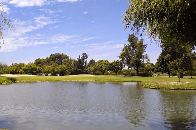 Water hazard and green at Sunnyvale Municipal Golf Course (official site photo)