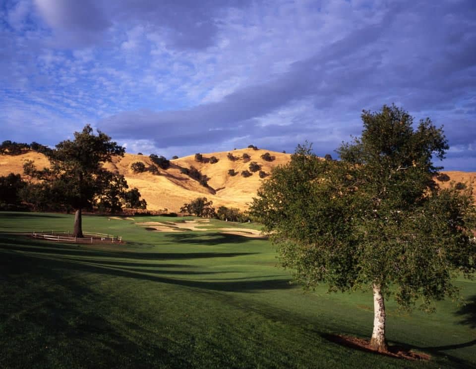 View of the 14th green at Paradise Valley Golf Course, Fairfield, CA. Photo credit: Paradise Valley GC (via GolfPass).